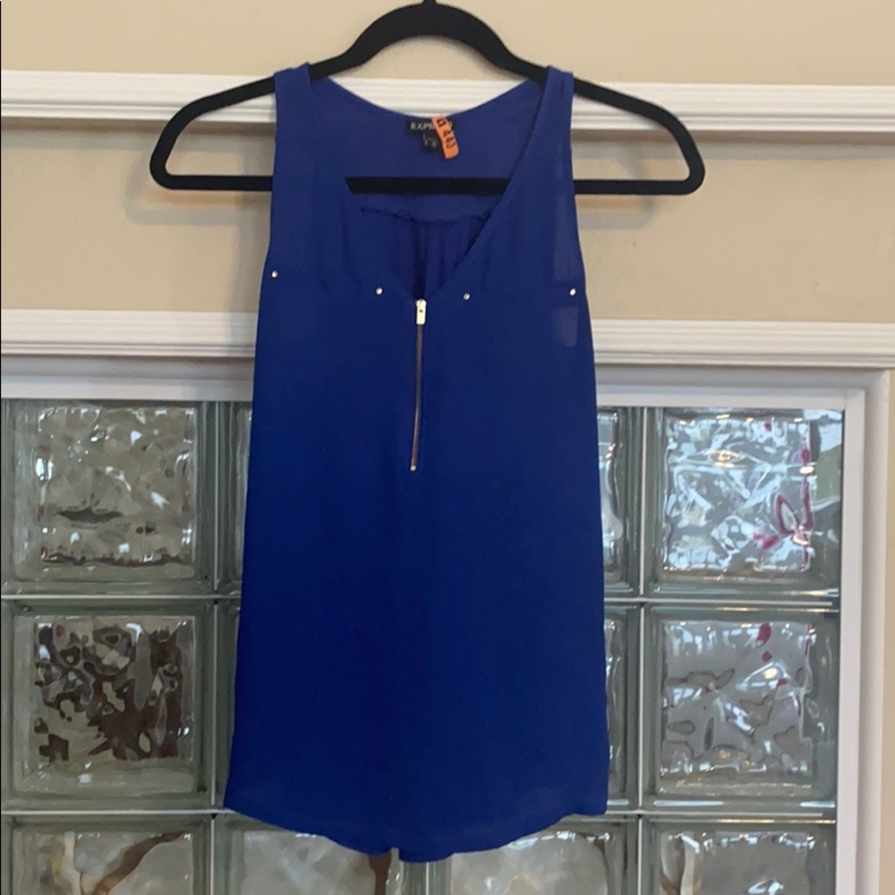 Beautiful Express top in excellent condition!
